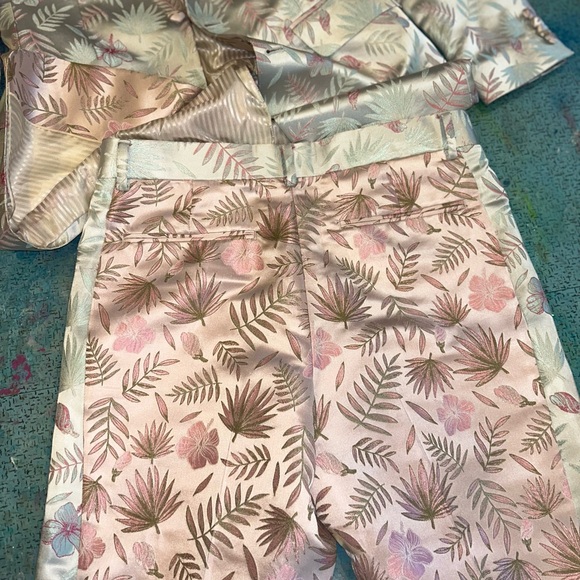 Pastel Botanical Suit - Picture 8 of 16